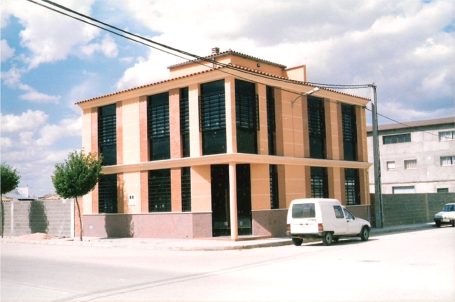 Edificio de oficinas en Las Pedroñeras